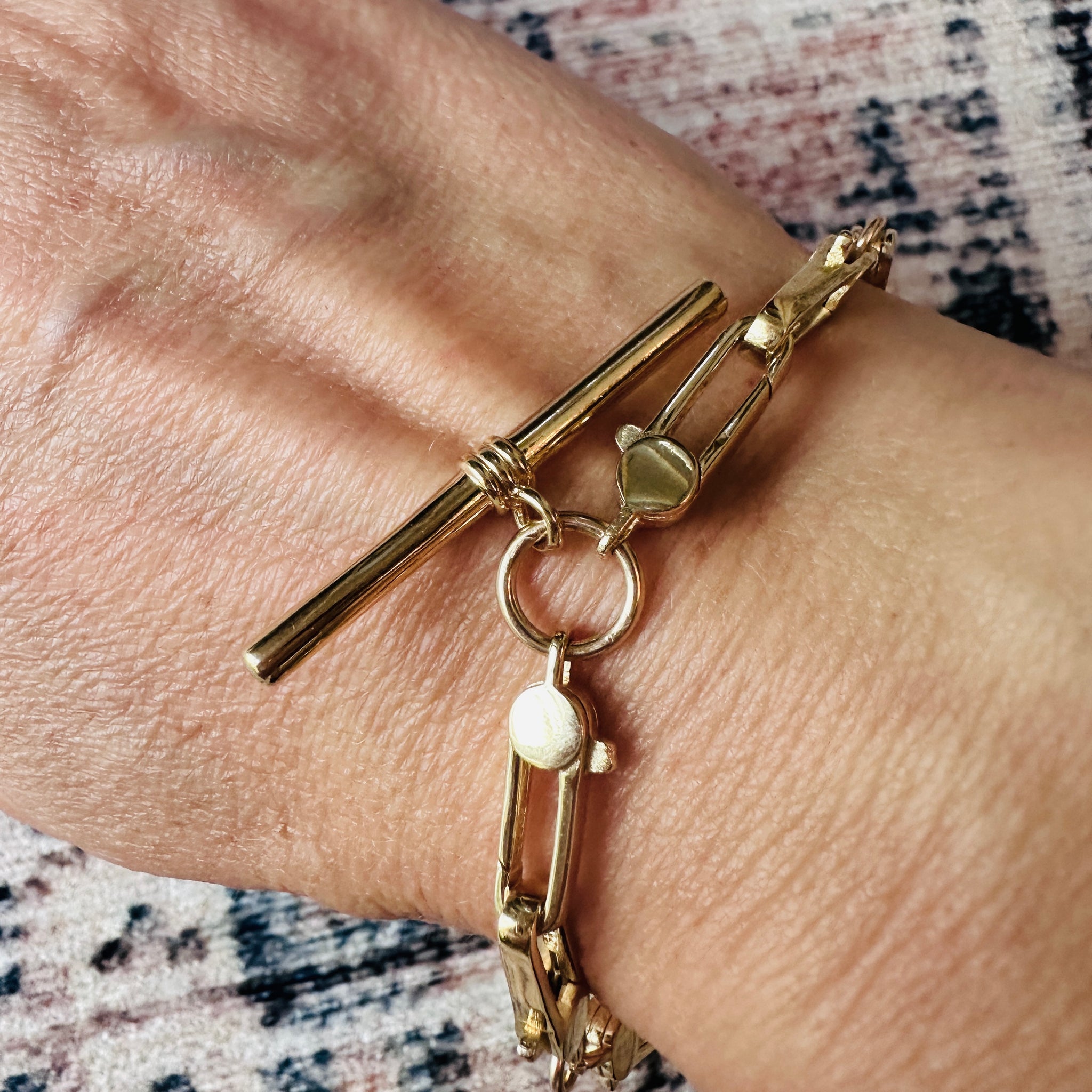 Load image into Gallery viewer, Clip On Bar Bracelet